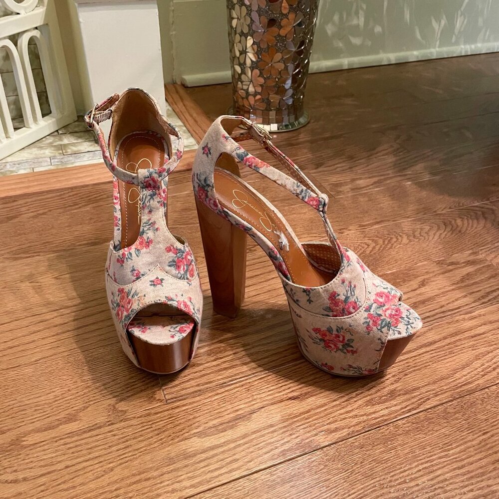 Jessica Simpson Bohemian Floral Wooden Platform Heels with Peep Toe size 7